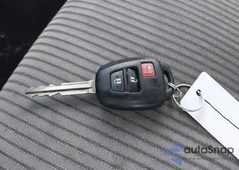 2015 Toyota Rav4 Le z USA, uszkodzony, nr VIN 2T3BFREV5FW356867